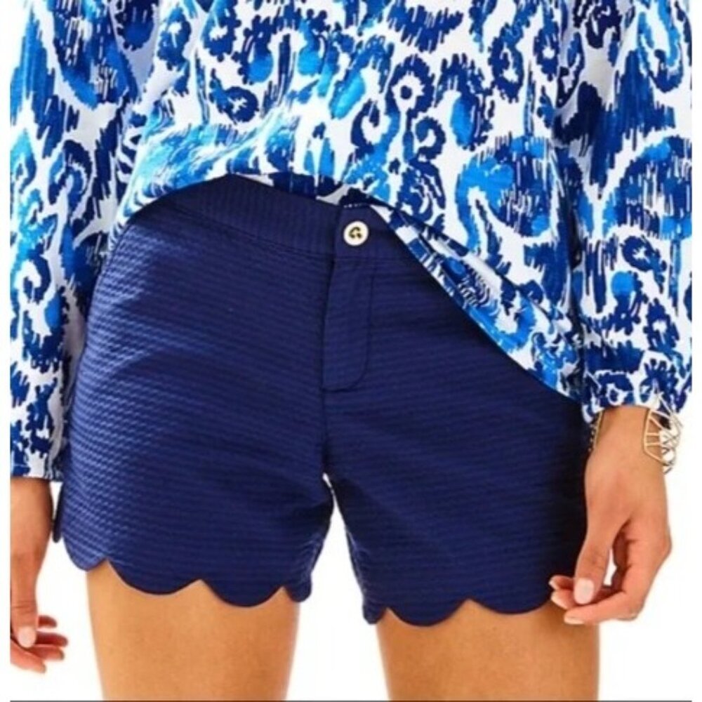Lilly Pulitzer Buttercup Navy Blue Scalloped Shorts Coastal Nautical Women's 4
